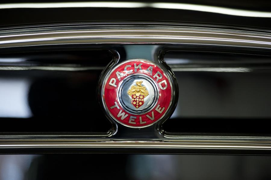  Packard Twelve Convertible Victoria by Dietrich 1934 года  (фото 15 из 39)